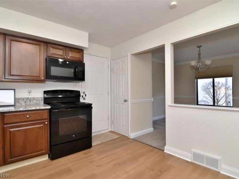 32623 Jefferson Drive, Solon, OH 44139 Photo 5