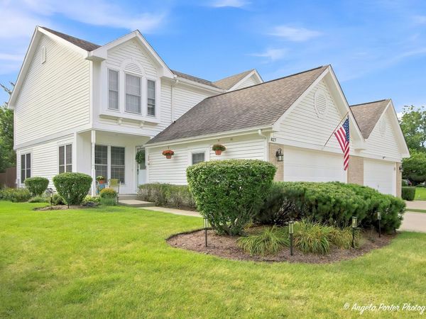 827 Stonebridge Lane , Crystal Lake, IL 60014