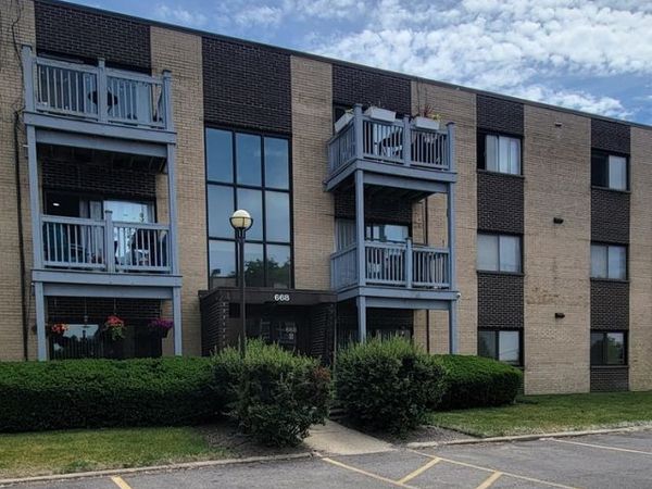 668 Pinecrest Drive , Unit 204, Prospect Heights, IL 60070