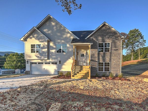 1803 Brook Hollow Road, Johnson City, TN 37604