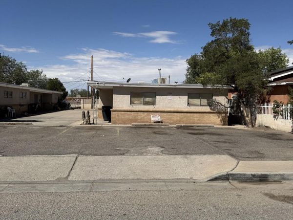 411 Virginia Street NE, Albuquerque, NM 87108