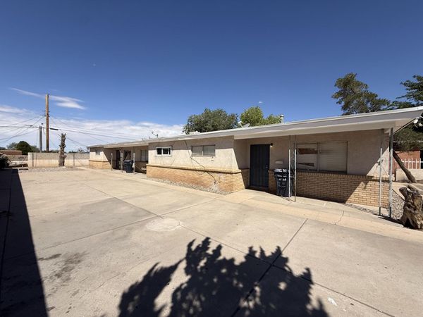 415 Virginia Street SE, Albuquerque, NM 87108