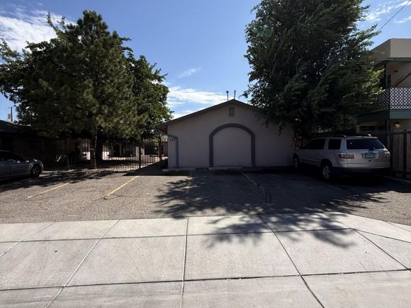 632 Alcazar Street SE, Albuquerque, NM 87108