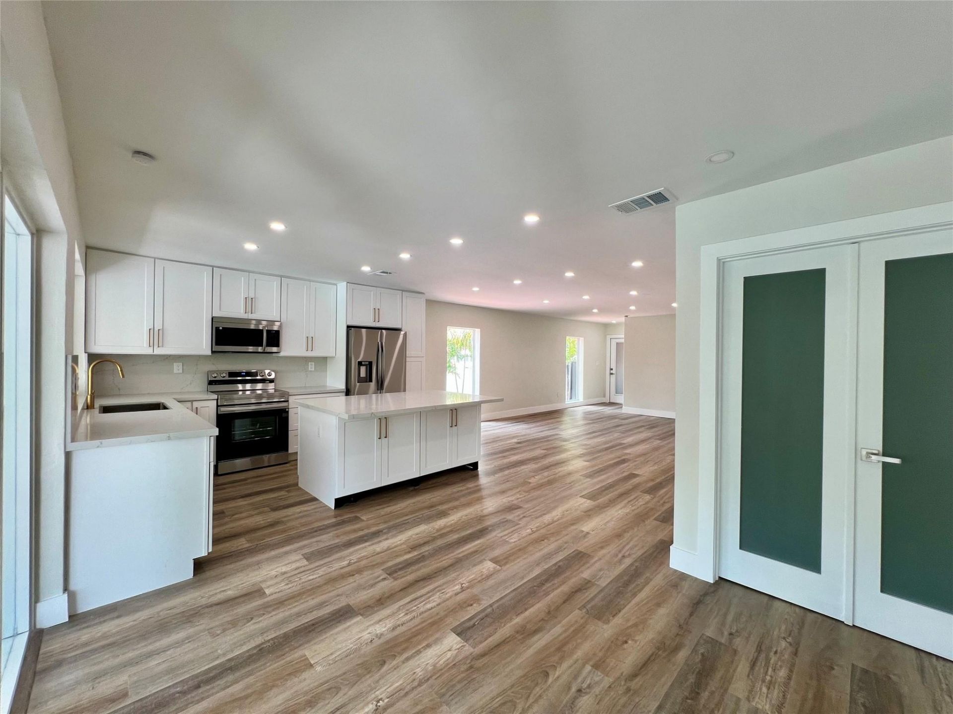6914 Holly Road, Miami Lakes, FL 33014 Photo