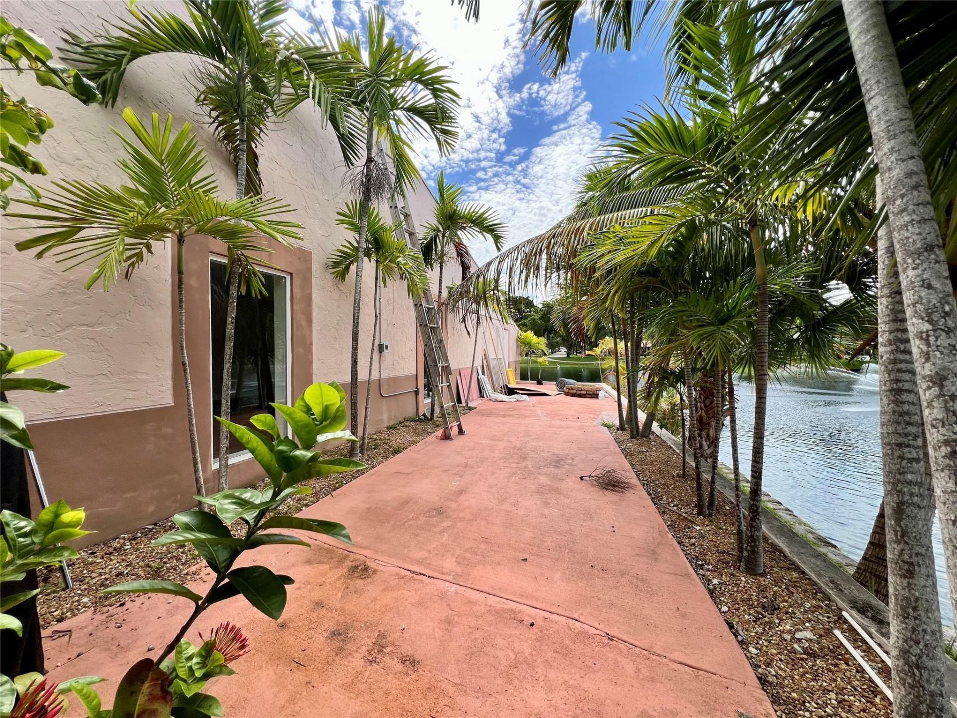 6914 Holly Road, Miami Lakes, FL 33014 Photo