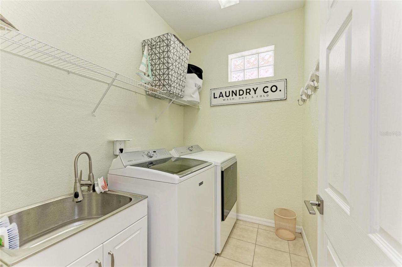 7751 33rd Street E, Sarasota, FL 34243 Photo