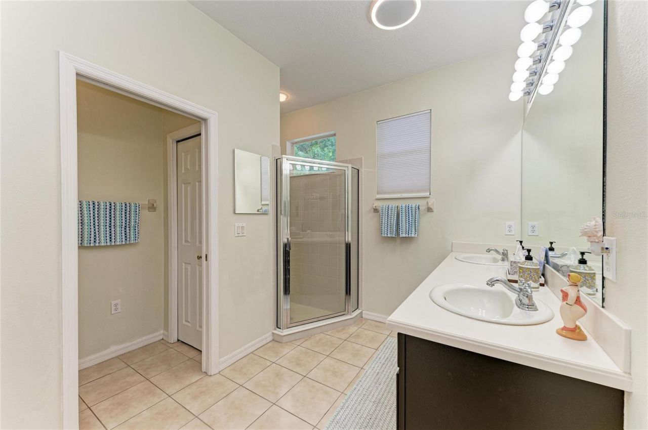 7751 33rd Street E, Sarasota, FL 34243 Photo