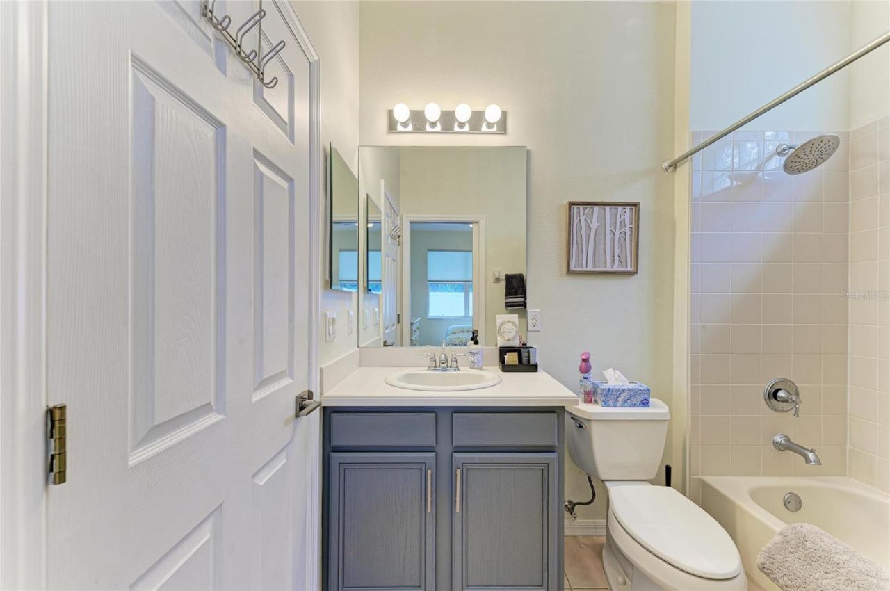 7751 33rd Street E, Sarasota, FL 34243 Photo