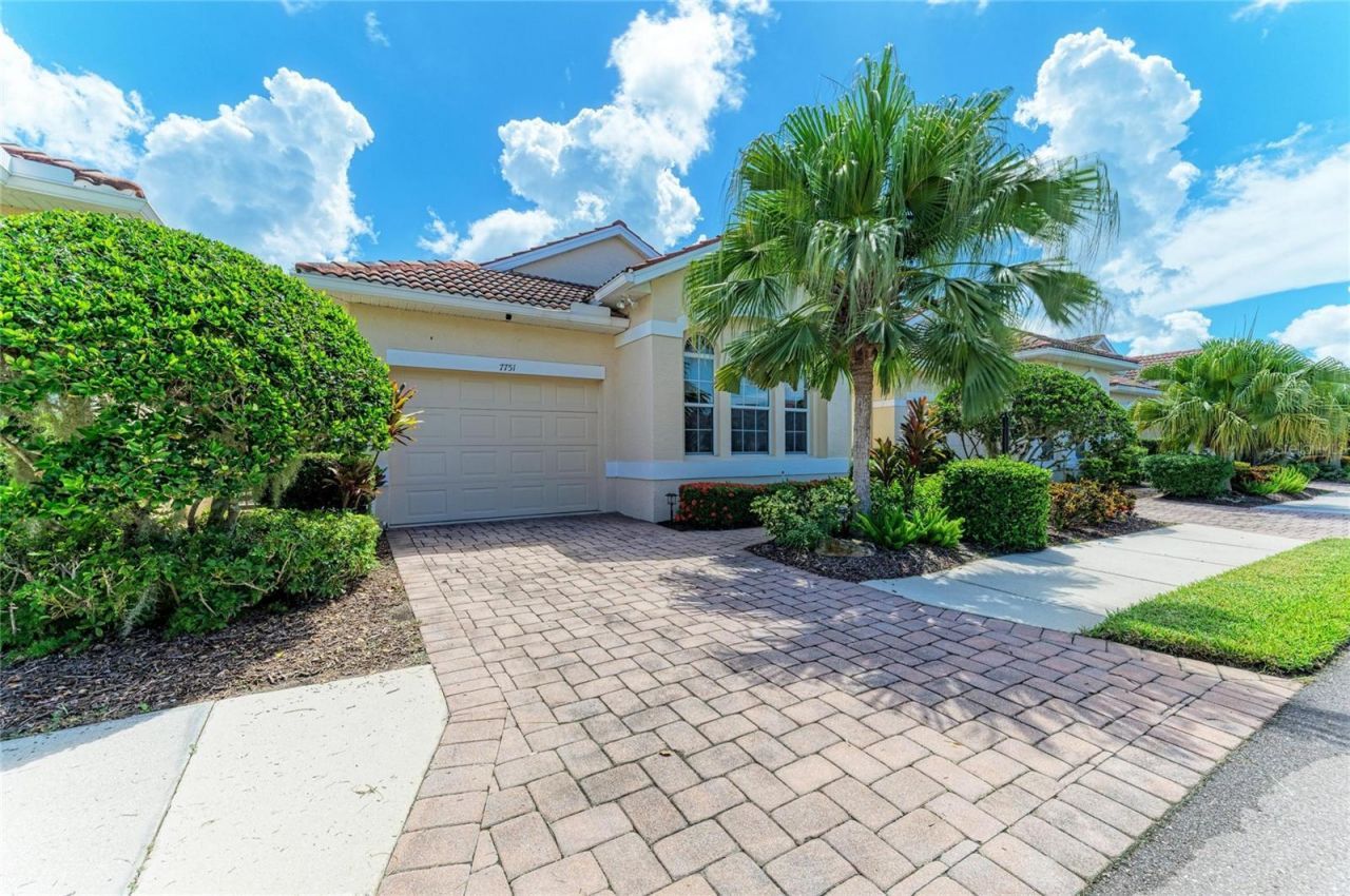 7751 33rd Street E, Sarasota, FL 34243 Photo