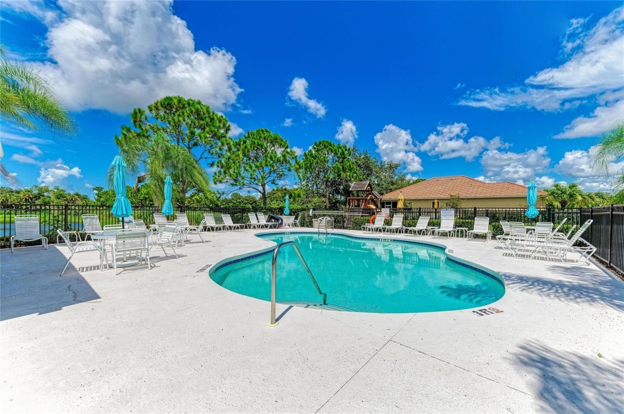 7751 33rd Street E, Sarasota, FL 34243 Photo