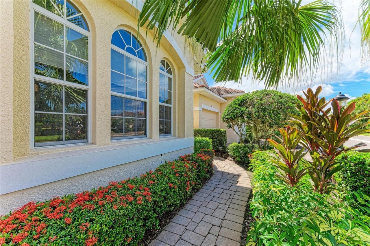 7751 33rd Street E, Sarasota, FL 34243 Photo