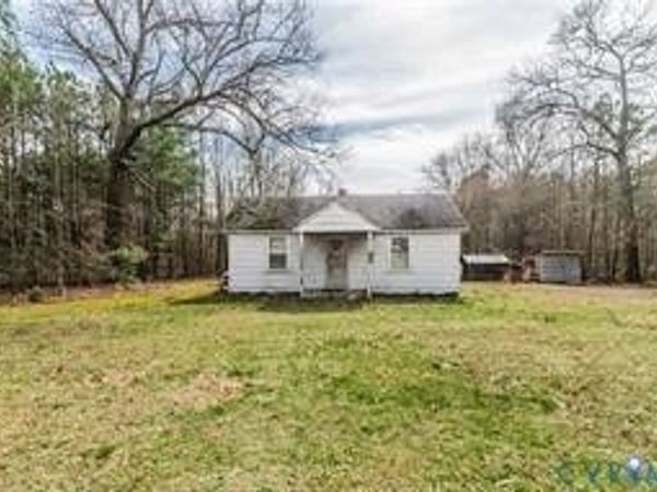 421 E Hundred Road , Chester, VA 23836