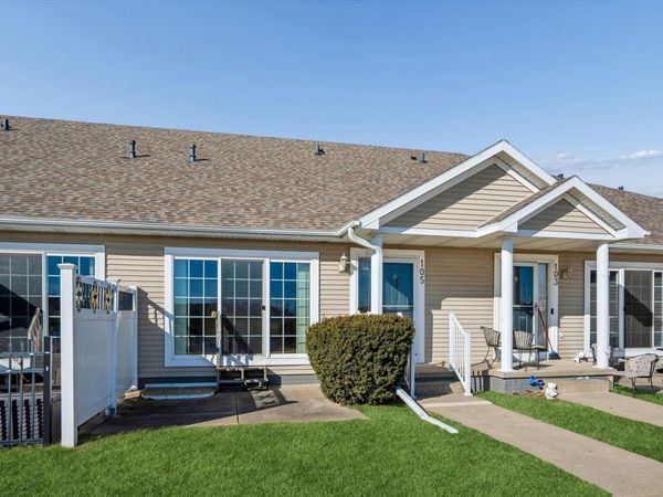 105 SE Little Beaver Court , Grimes, IA 50111