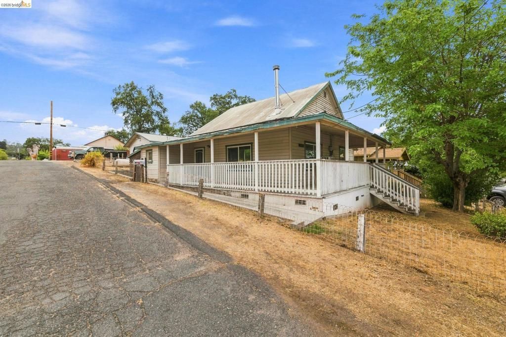 18495 Oak St, Tuolumne, CA 95379 Main Photo
