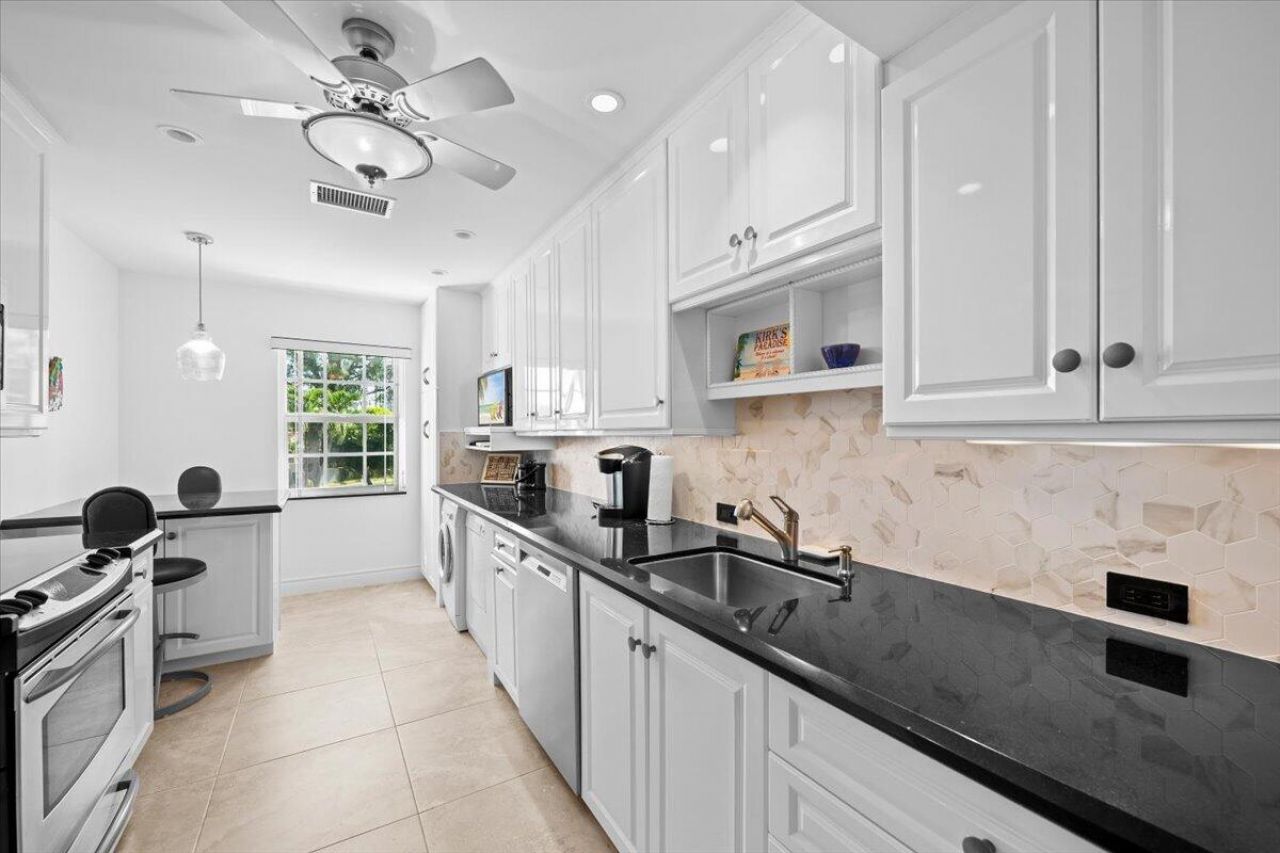 1205 E Sandy Lane E, Unit 249, Singer Island, FL 33404 Photo