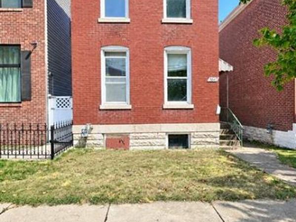5647 Reber Place , St Louis, MO 63139