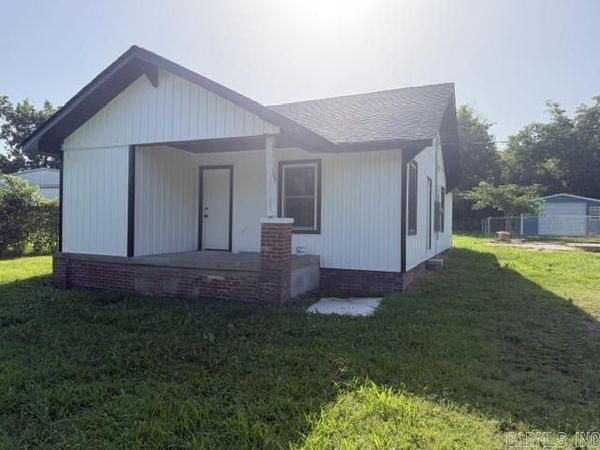 109 S Cedar, Morrilton, AR 72110