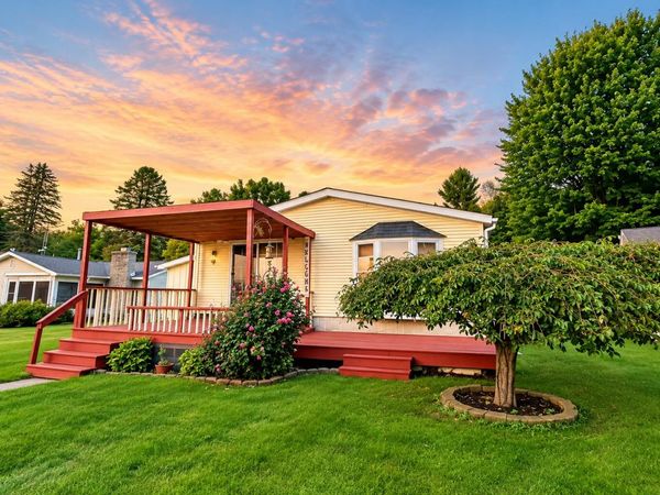 12515 S Rosemary Avenue, Grant, MI 49327