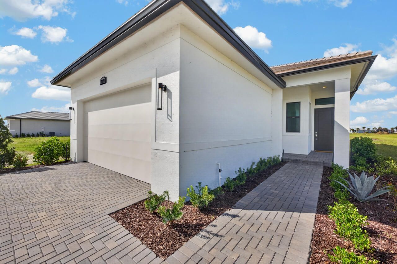 7920 SW Andrea Way, Port Saint Lucie, FL 34987 Photo
