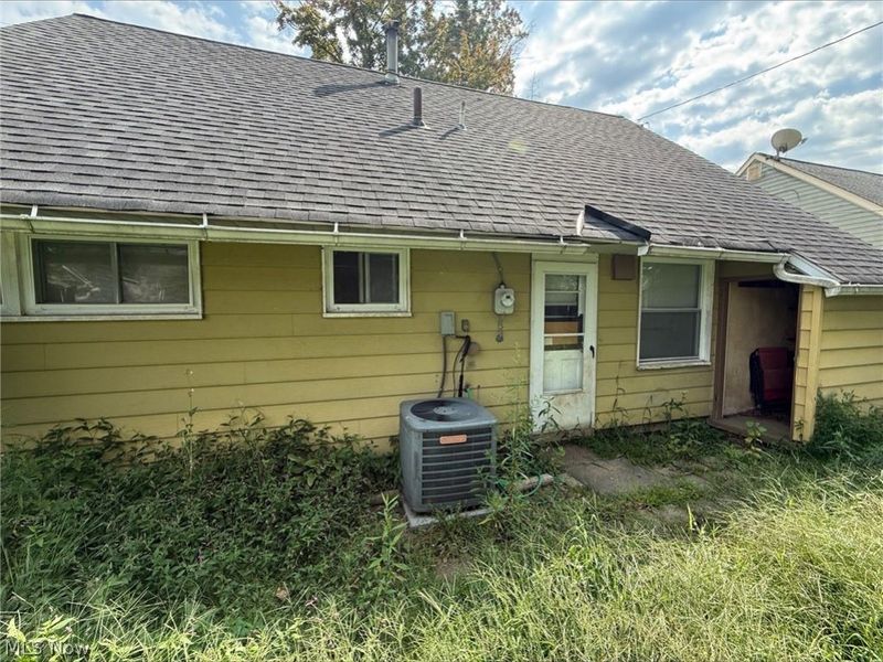 2230 Larchdale Drive, Cuyahoga Falls, OH 44221 Photo 5