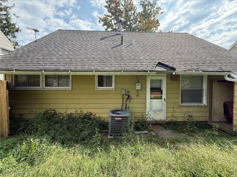 2230 Larchdale Drive, Cuyahoga Falls, OH 44221 Photo 9