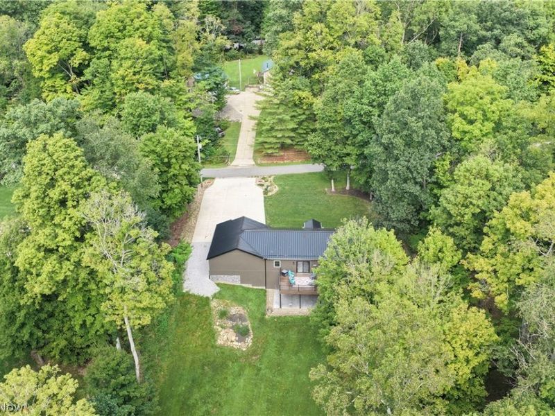 2630 Constance Dr, Millersburg, OH 44654 Photo 10