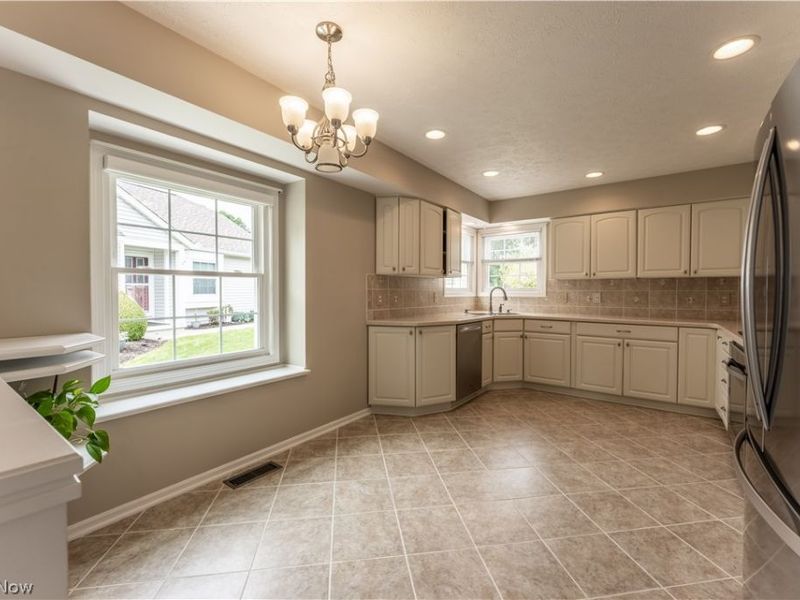 3790 Woodbury Oval, Stow, OH 44224 Photo 14