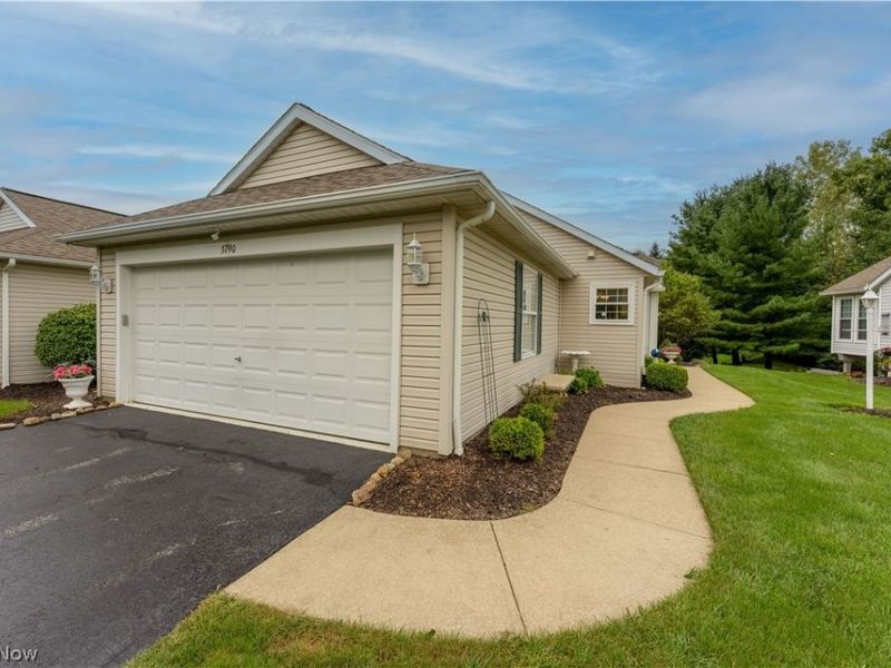 3790 Woodbury Oval, Stow, OH 44224 Photo 3