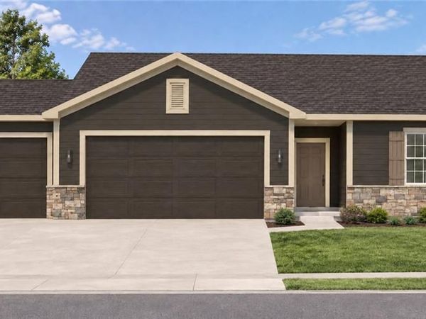 8539 SW 4TH Street, Blue Springs, MO 64014