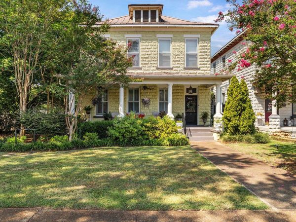 809 Montgomery Ave, Sheffield, AL 35660