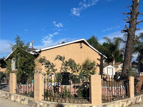 11826 Fellows, San Fernando, CA 91340