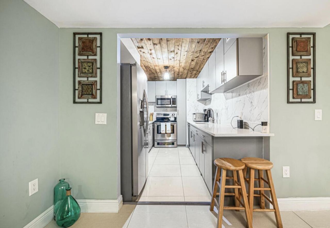5600 N Flagler Drive, Unit 203, West Palm Beach, FL 33407 Photo