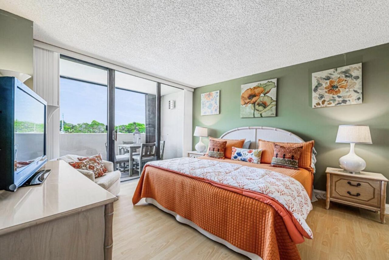 5600 N Flagler Drive, Unit 203, West Palm Beach, FL 33407 Photo