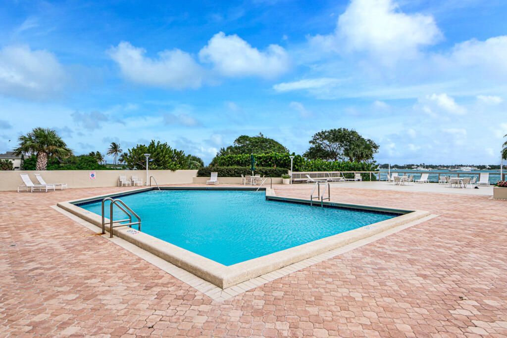 5600 N Flagler Drive, Unit 203, West Palm Beach, FL 33407 Photo