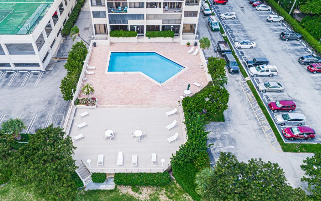 5600 N Flagler Drive, Unit 203, West Palm Beach, FL 33407 Photo