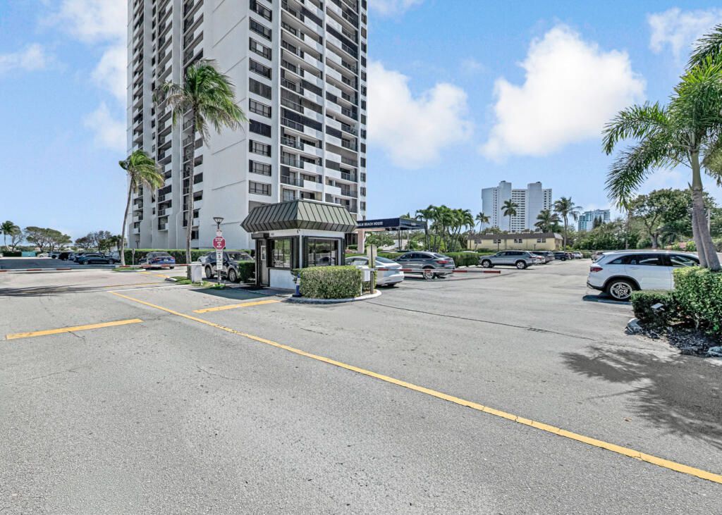 5600 N Flagler Drive, Unit 203, West Palm Beach, FL 33407 Photo