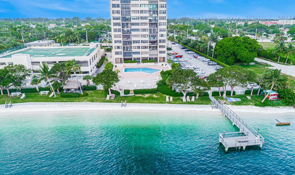 5600 N Flagler Drive, Unit 203, West Palm Beach, FL 33407 Photo
