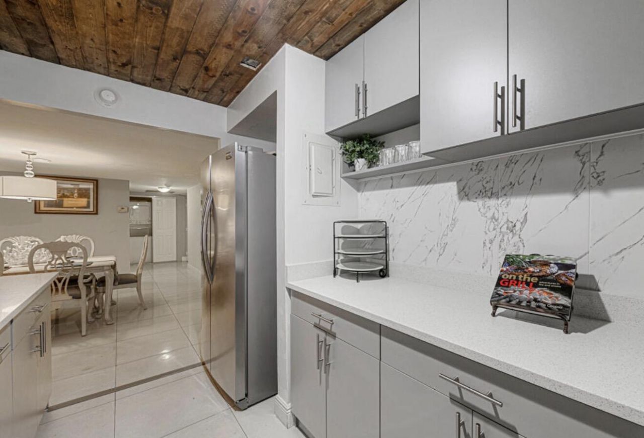 5600 N Flagler Drive, Unit 203, West Palm Beach, FL 33407 Photo