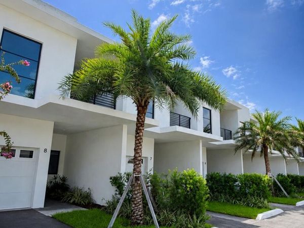 2511 PIERCE Street, Unit 3, Hollywood, FL 33020