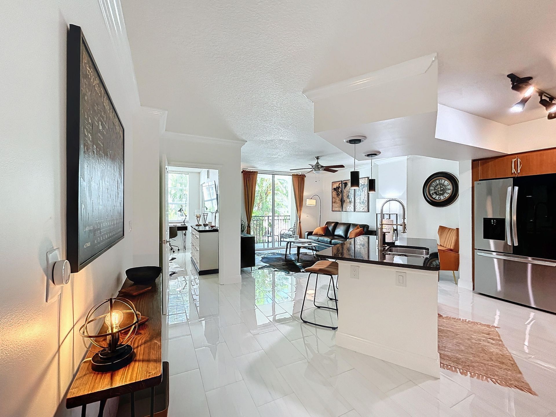 600 S Dixie Highway, Unit 630, West Palm Beach, FL 33401 Main Photo