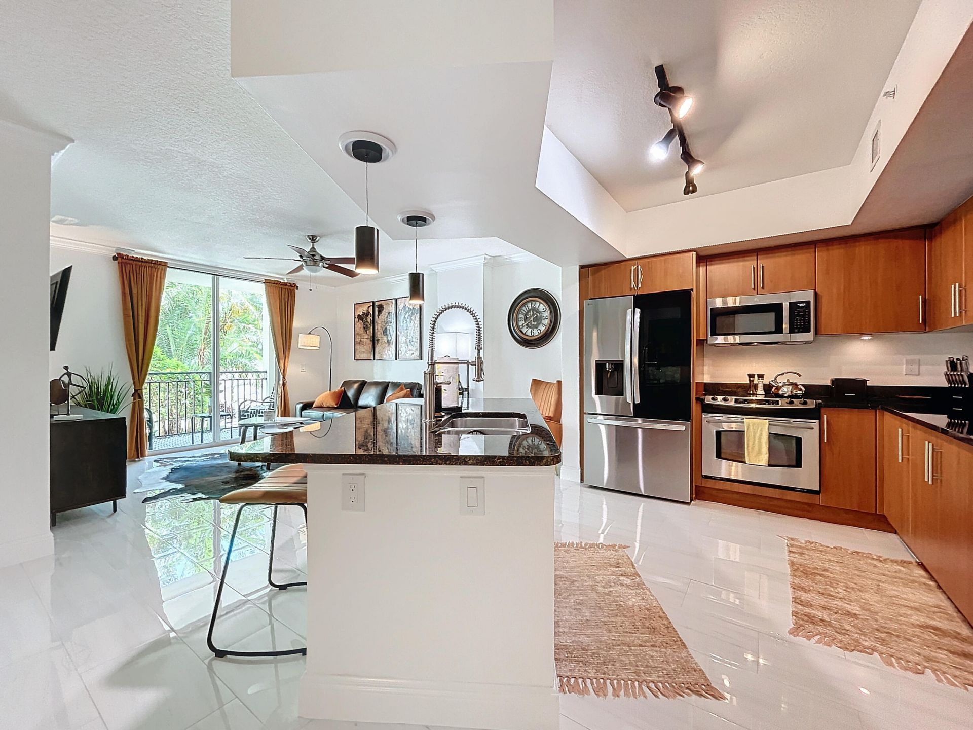 600 S Dixie Highway, Unit 630, West Palm Beach, FL 33401 Photo