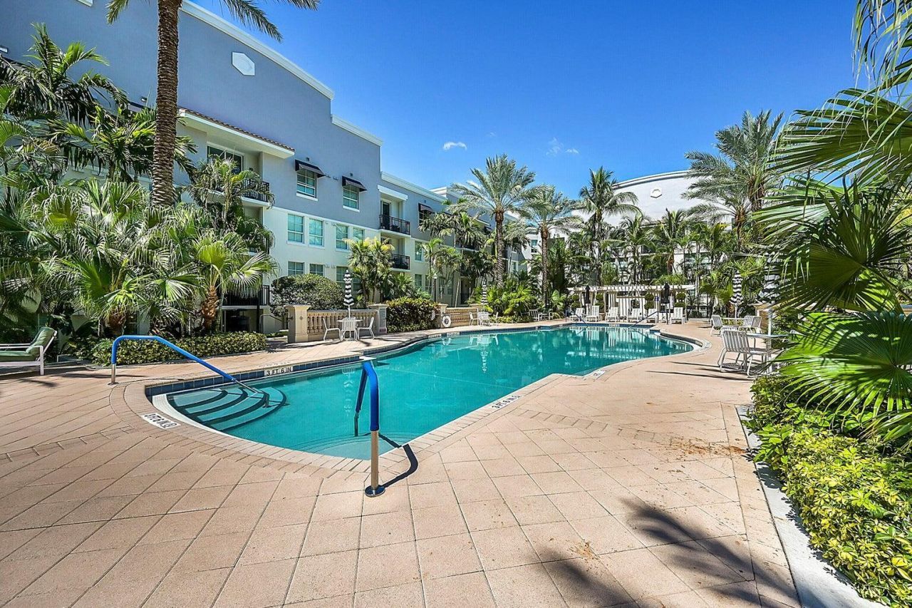 600 S Dixie Highway, Unit 630, West Palm Beach, FL 33401 Photo