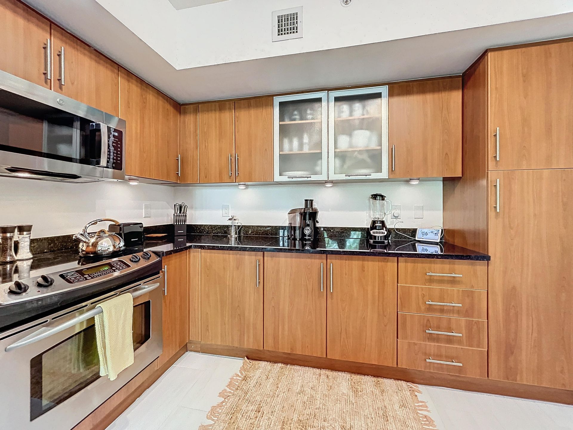 600 S Dixie Highway, Unit 630, West Palm Beach, FL 33401 Photo