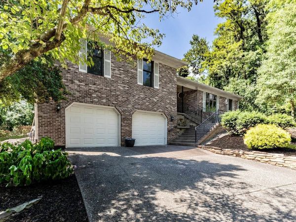 5828 Harmony Woods Lane, Evansville, IN 47720
