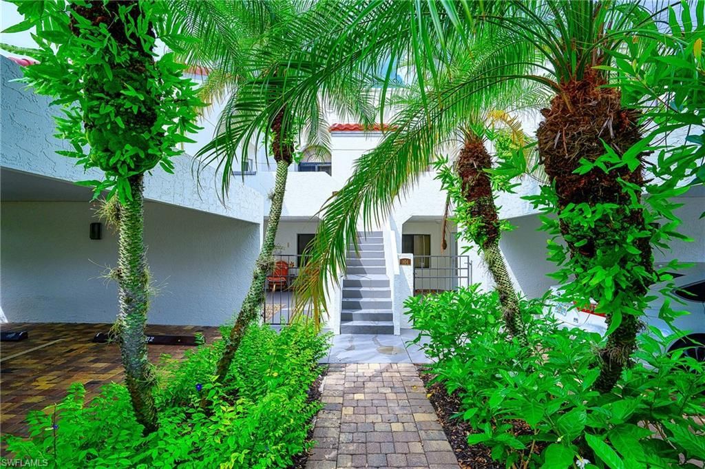 661 Windsurf Ln, Unit A-202, Naples, FL 34108 Photo