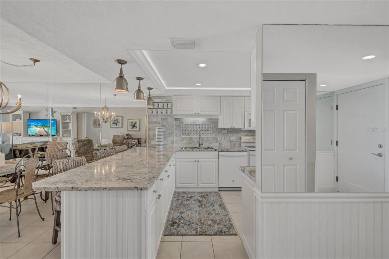 6480 Midnight Pass Road, Unit 612, Sarasota, FL 34242 Photo