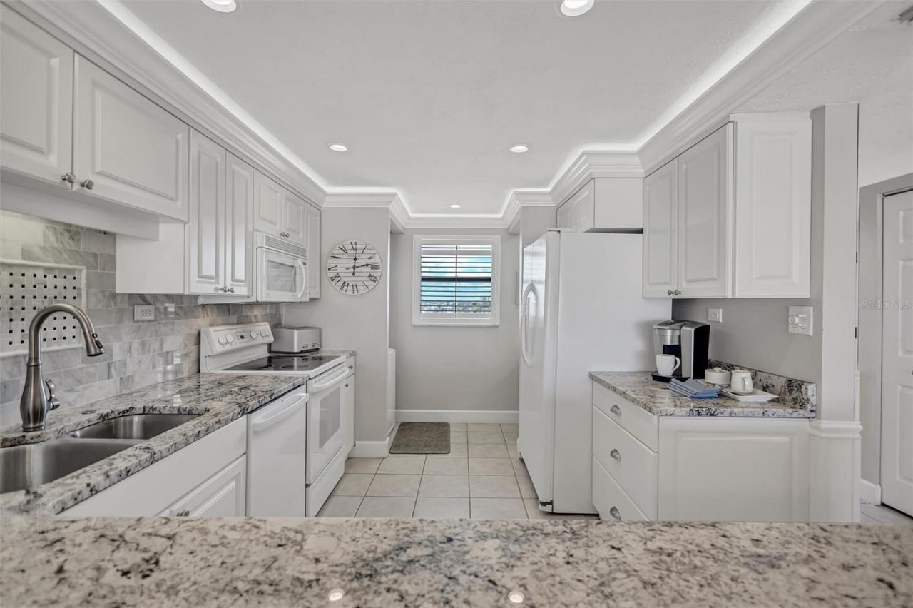 6480 Midnight Pass Road, Unit 612, Sarasota, FL 34242 Photo