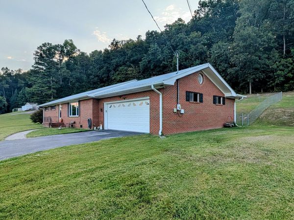 4392 Blue Springs Rd , Cleveland, TN 37311