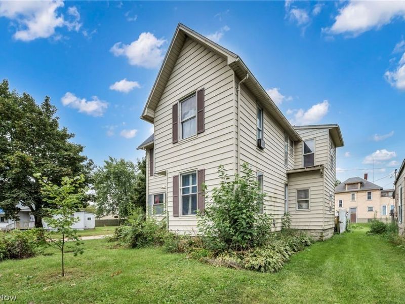 24 S Main Street, Willard, OH 44890 Photo 5