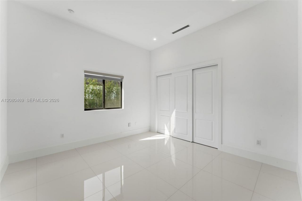 10005 SW 66th St , Miami, FL 33173 Photo